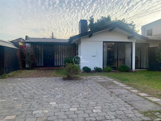 Casa En Venta De 4 Dorm. En Vitacura