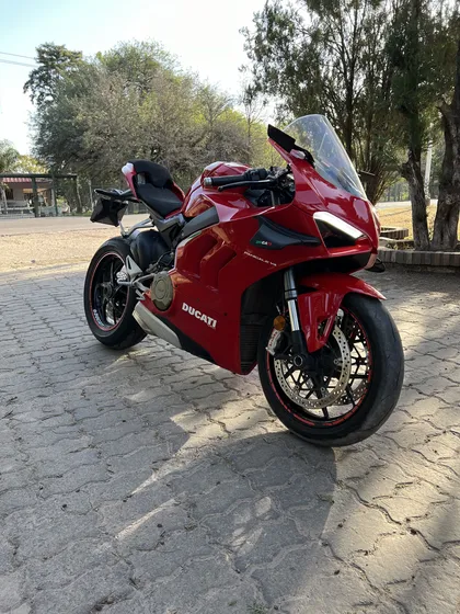 Panigale V4