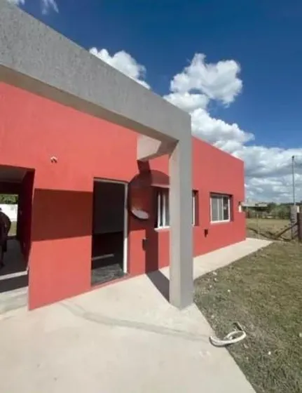 Casa En Venta - 3 Dormitorios 1 Baño - 370mts2 - San Miguel