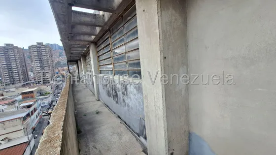 Local En Venta Catia Mls #25-12885