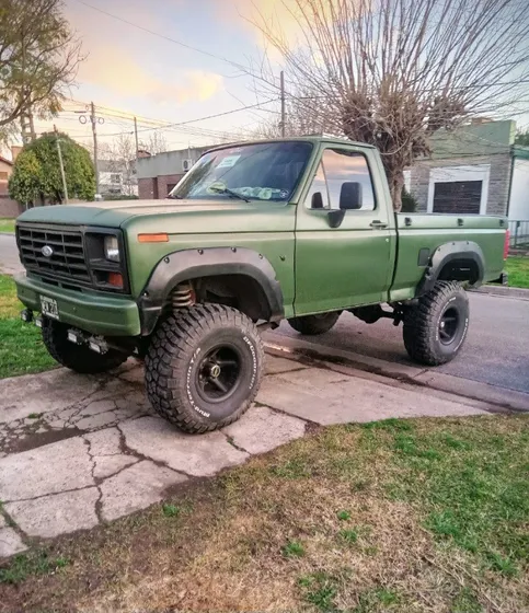 Ford F-100 4.2 V8