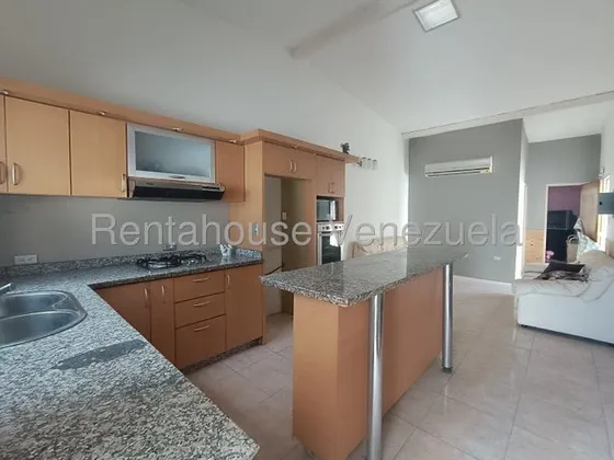 Casa En Venta Conjunto Cerrado Palo Negro Aragua 25-10760 Hc