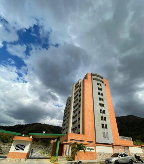 Solo Clientes En Venta Apartamento Urb Jardín Mañongo - Conjunto Residencial La Pedregosa
