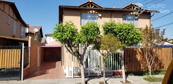 Casa En Arriendo En Maipú El Abrazo 2d 1b 2 Estacionamientos