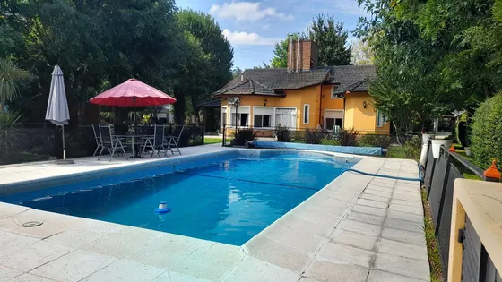 Venta Casa Parque Las Naciones 5 Ambientes Pileta Climatizada Guernica