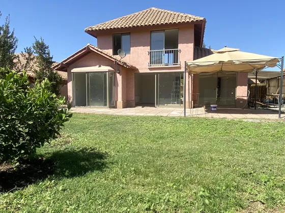 Casa Chilena En Condominio