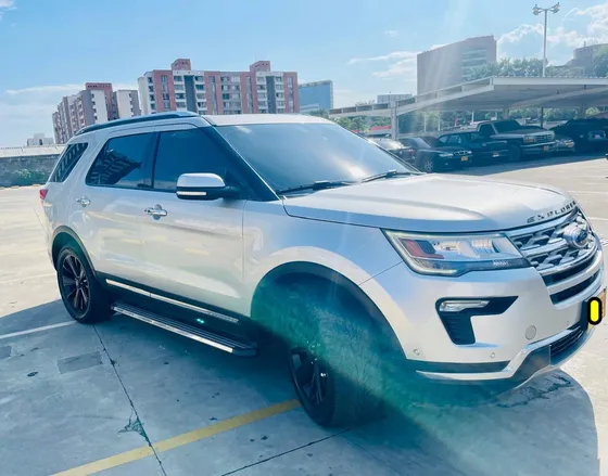 Ford Explorer 2.3 Limited 4x4