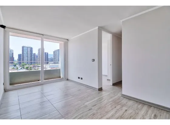 Arriendo Metro Irarrazaval / Portugal / 10 De Julio