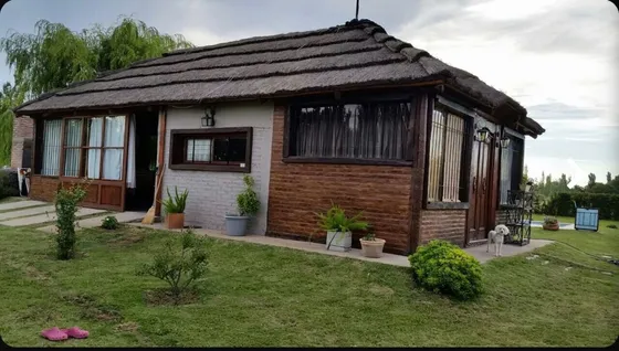 Casa Quincho En Las Paredes