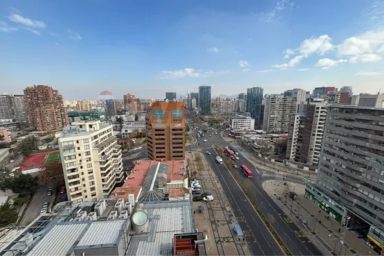 Oficina Venta/arriendo Metro Manquehue.