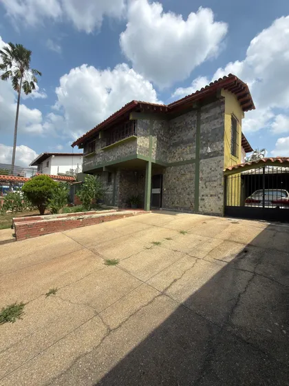 En Venta Excelente Casa De Dos Niveles Urb La Viña Calle Cerrada Gavip