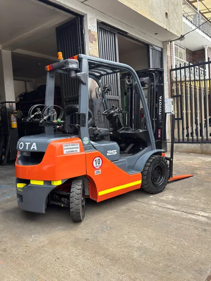 Montacarga Toyota 62-fg25