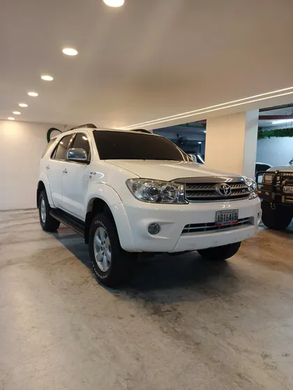 Toyota Fortuner Sr .