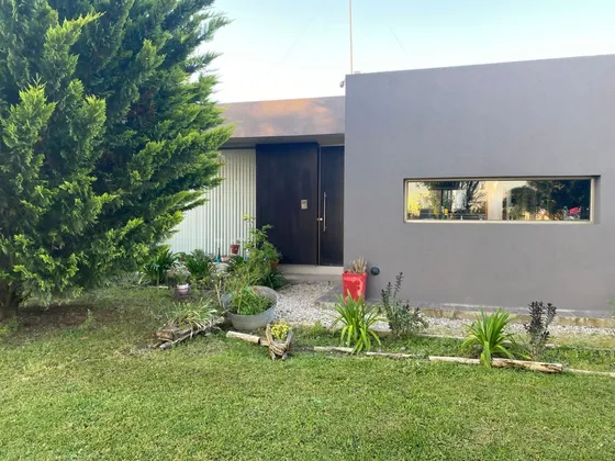 Casa Barrio Cerrado, Excelente Estado Y Ubicación