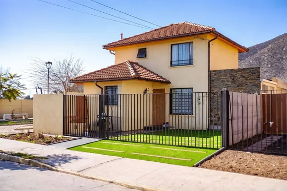 Hermosa Casa Ubicada En Exclusivo Barrio Don Guillermo