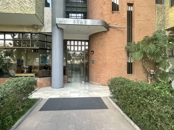 Oficina En Arriendo Frente A Metro Los Dominicos
