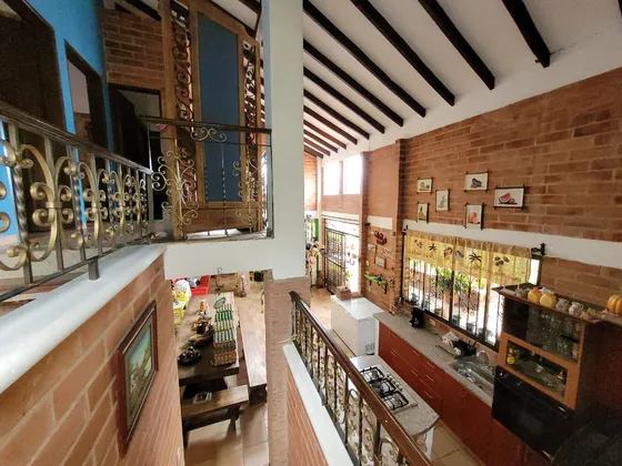 Se Vende Hermosa Casa Campestre A Puerta Cerrada - Cuenta Con Excelente Panorámica.