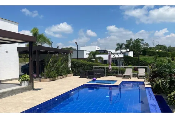Se Vende Exclusiva Casa Campestre Sector El Caimo