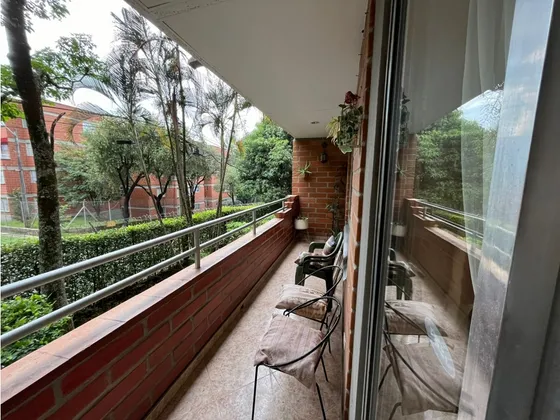 Apartamento Para Remodelar En Envigado Excelente Ubicación.