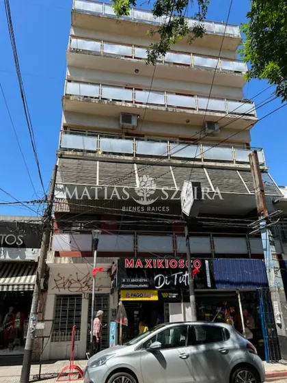 Monoambiente En Centro Comercial De Castelar