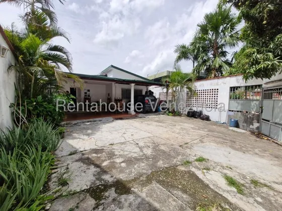 Casa En Venta En El Limon 25-23900 Dt