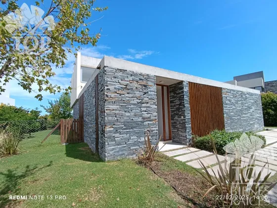 Casa  En Venta Ubicado En El Cantón, Escobar, G.b.a. Zona Norte