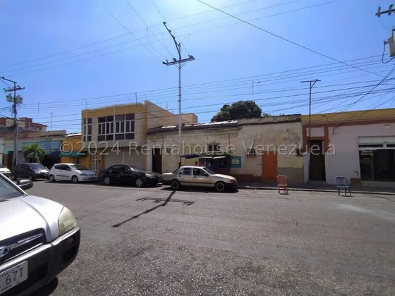 Terreno En Venta Ubicada En Av. Miranda Maracay, Fvina 25-14019