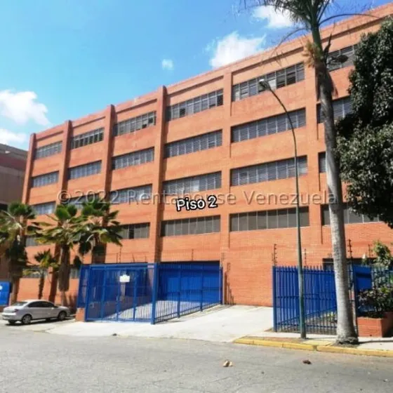 Galpón - Deposito En Alquiler La Urbina Abm