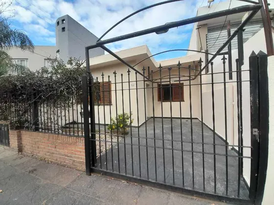  Casa En La Mejor Zona Castelar Norte 