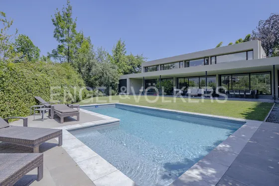 Mediterránea En Condominio, Con Buena Conectividad