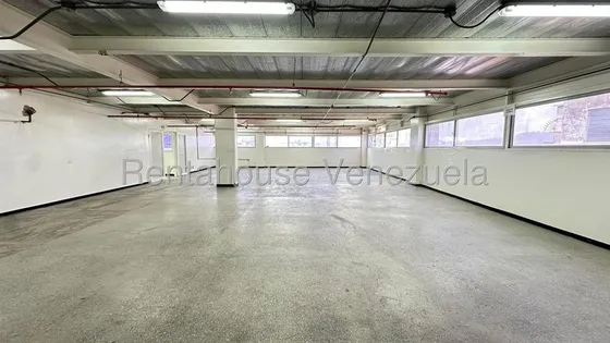 Excelente Local Industrialm En Alquiler Boleita Norte #25-23438.