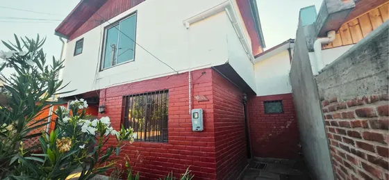 Casa De Segundo Piso - Villa Los Almendros, Curacaví