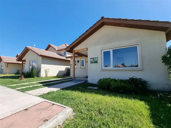 Casa En Arriendo De 3 Dorm. En Buín