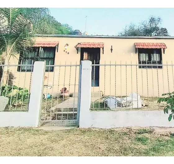 Casa En Venta - 2 Dormitorios 1 Baño - Cocheras - 300mts2 - Río Ceballos, Colón, Córdoba