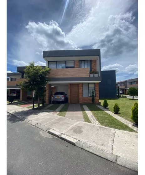 Casa En Venta En La Ceja En Unidad Cerrada. 