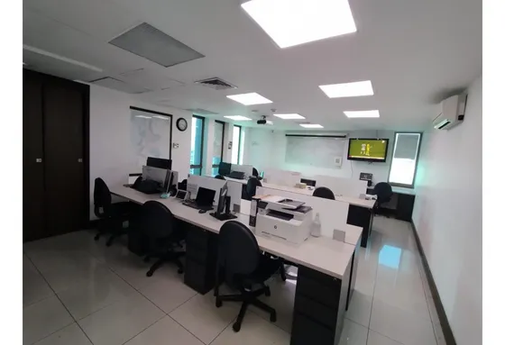 Oficina En Venta En El Poblado