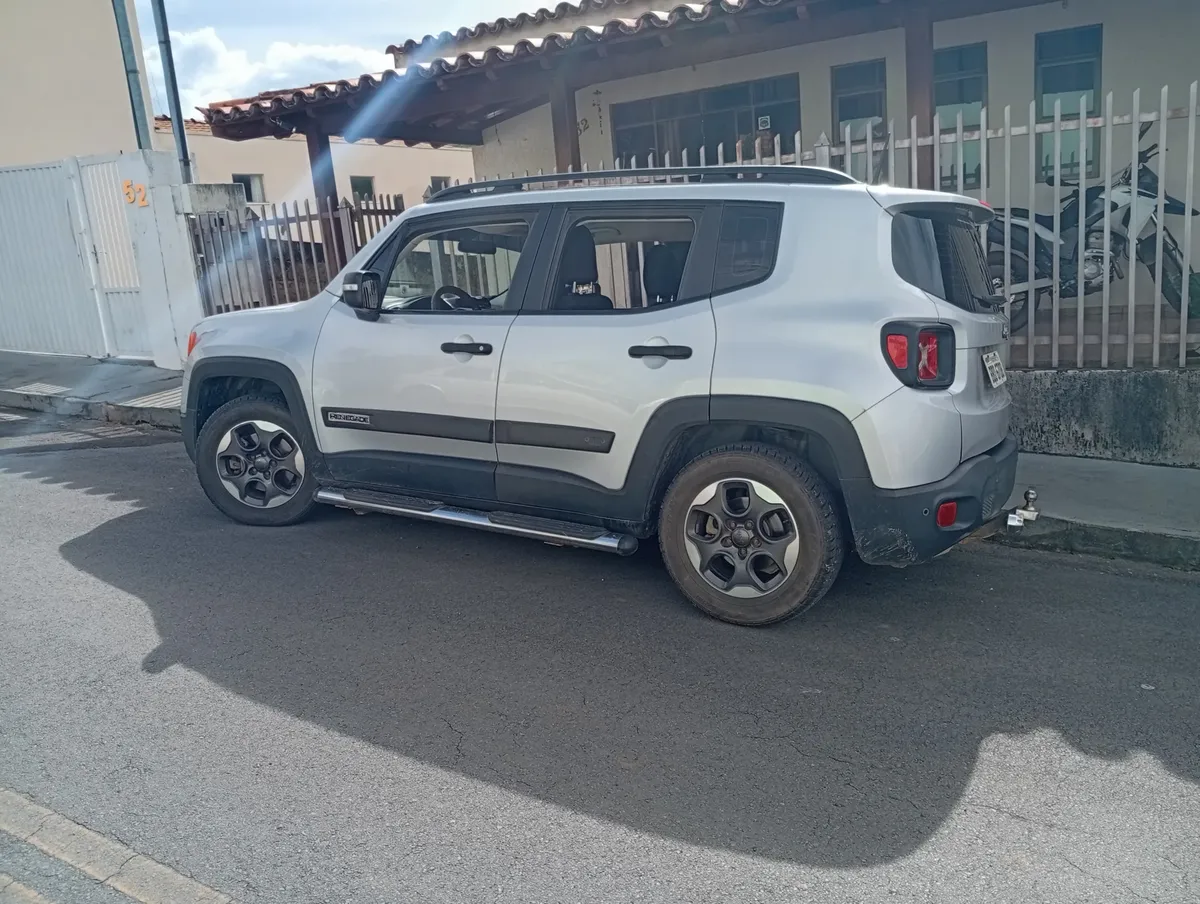 Jeep Renegade 2017 1.8 Sport Flex 5p — foto 4