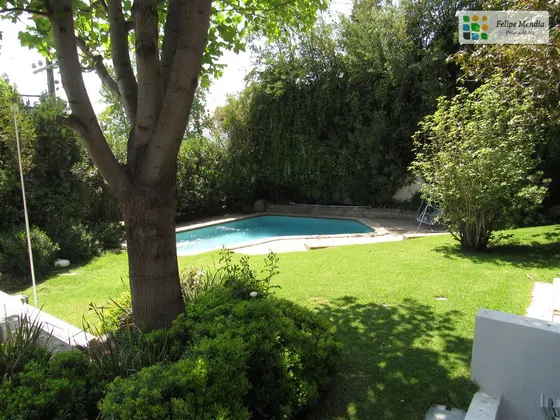 Impecable Casa En Venta De 4 Dorm &#43; Estar En Las Condes