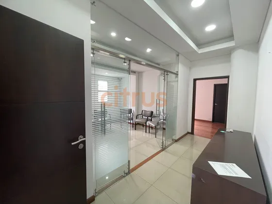 Oficinas En Arriendo Laureles 643-7344795