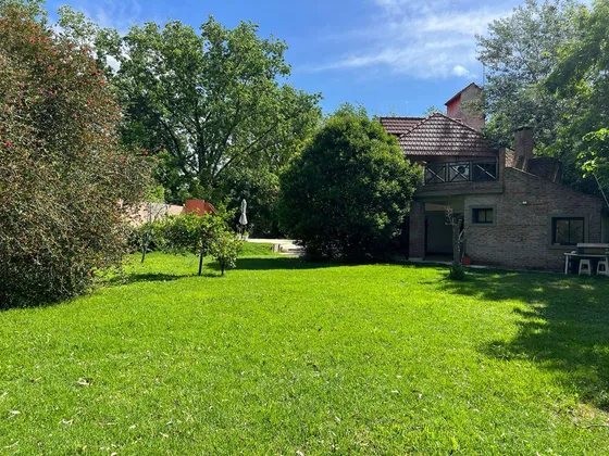 Casa  En Venta En De Vicenzo Grande, Del Viso, Pilar