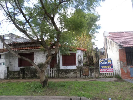 Venta De Casa 3 Amb. En  Hurlingham - A Reciclar
