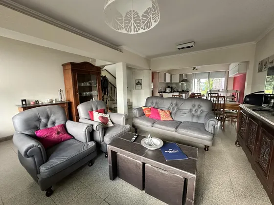 Casa En Venta De 3 Dormitorios Con Cochera En Rosario - Barrio Luis Agote
