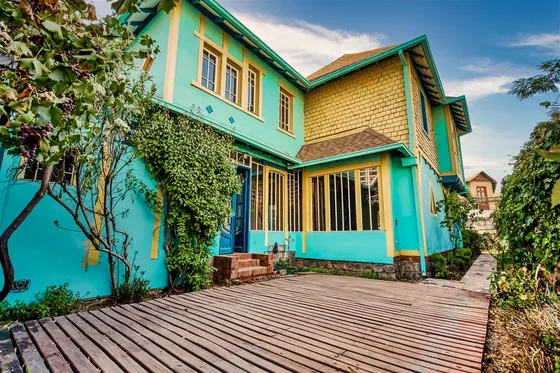 Casa En Venta De 5 Dorm Para Remodelar
