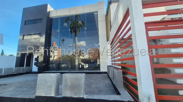 Julian Galindez Alquila Moderno Y Lujoso Local Comercial En Urb Nueva Segovia Barquisimeto # 25-7747