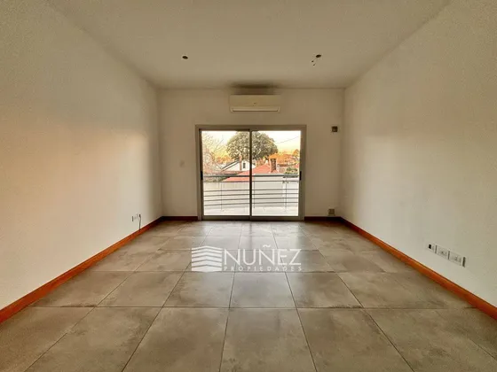 Alquiler Monoambiente En Bernal Con Cochera  