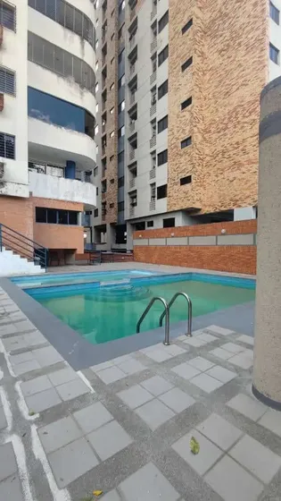 Alquiler De Apartamento Amoblado En La Urb. El Bosque Res, Cedral