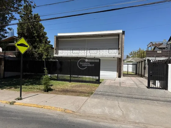 Casa En Arriendo De 4 Dorm. En Providencia