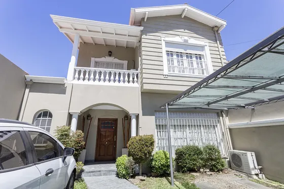 Casa  En Venta Ubicado En Banfield, Lomas De Zamora, G.b.a. Zona Sur