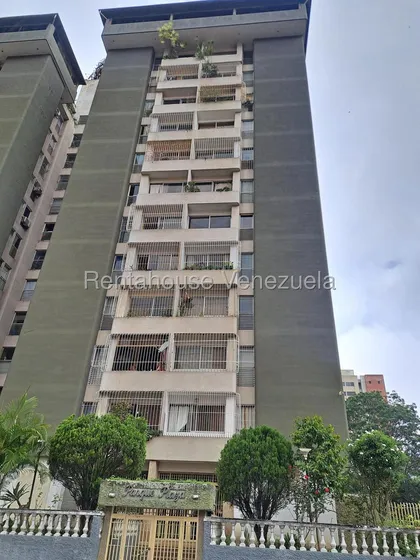 Hermoso Apartamento Remodelado En Lomas Del Avila