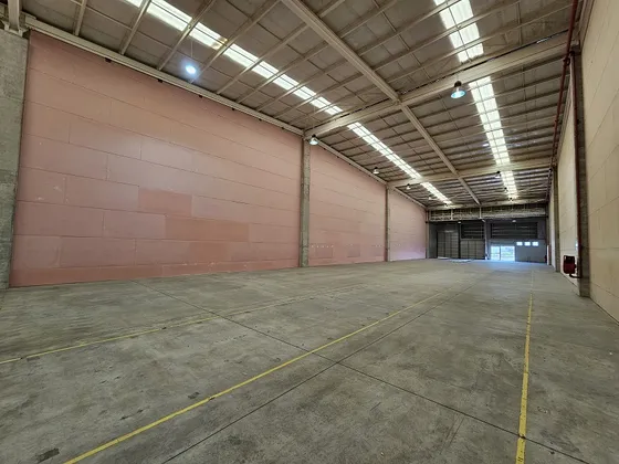 (bod) Arriendo Bodega De 1001 M2 En Condominio